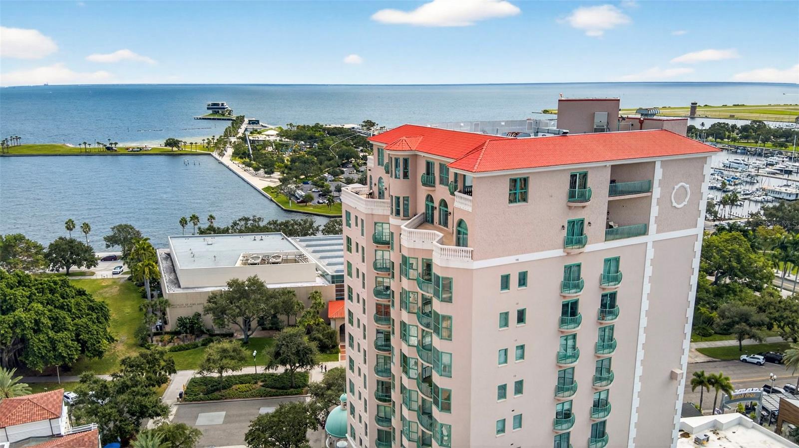 288 Beach Dr NE #4B photo 1
