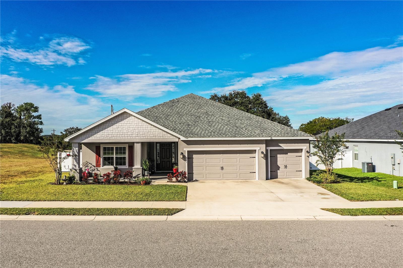 261 Walkers Point Dr photo 1