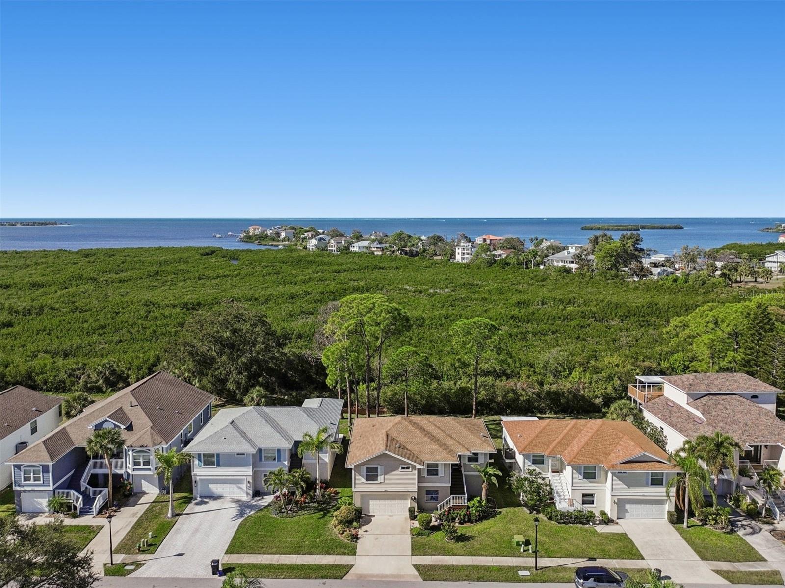 1059 S Pointe Alexis Dr