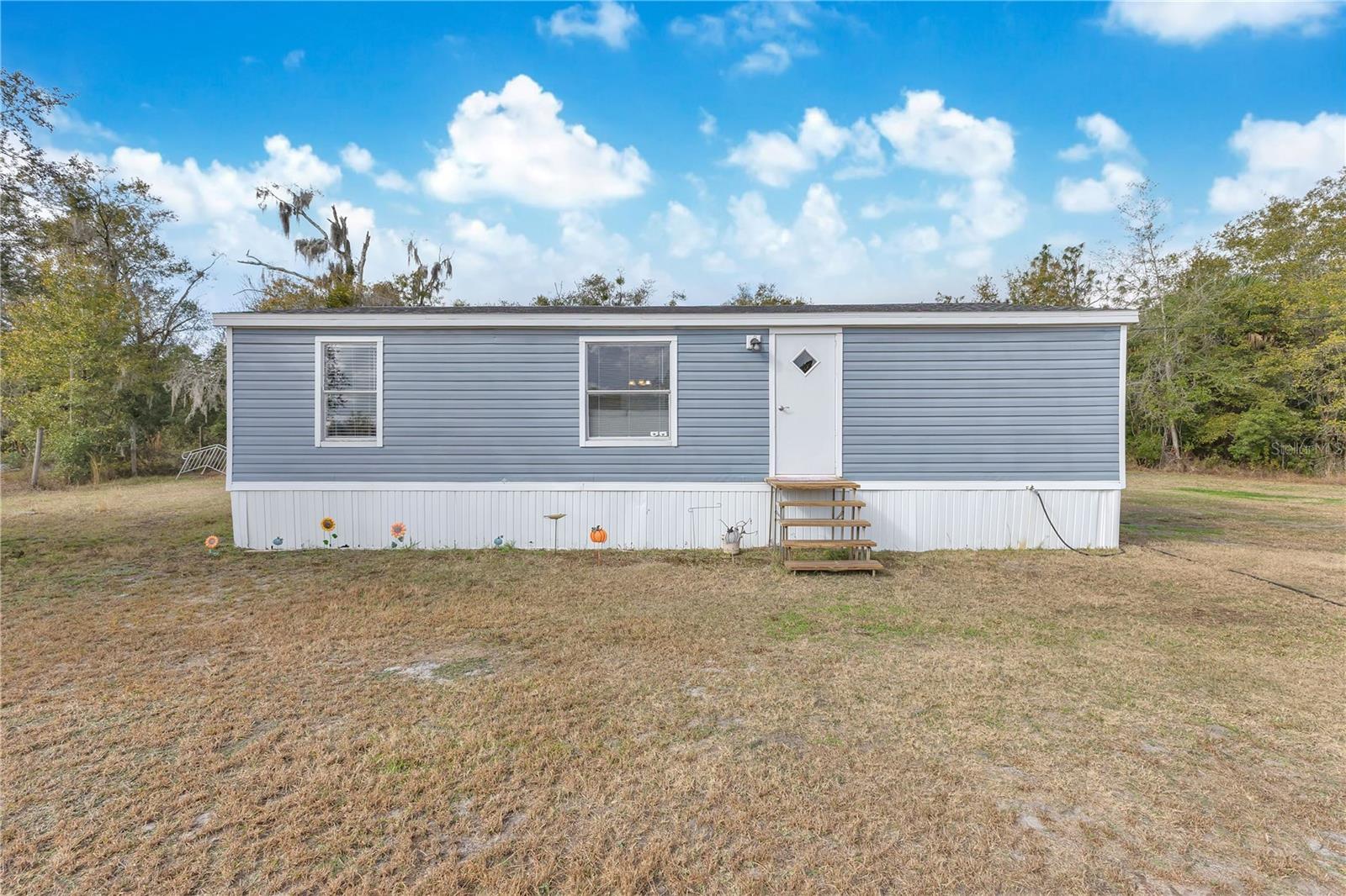 10810 Sportsman Trl photo 1