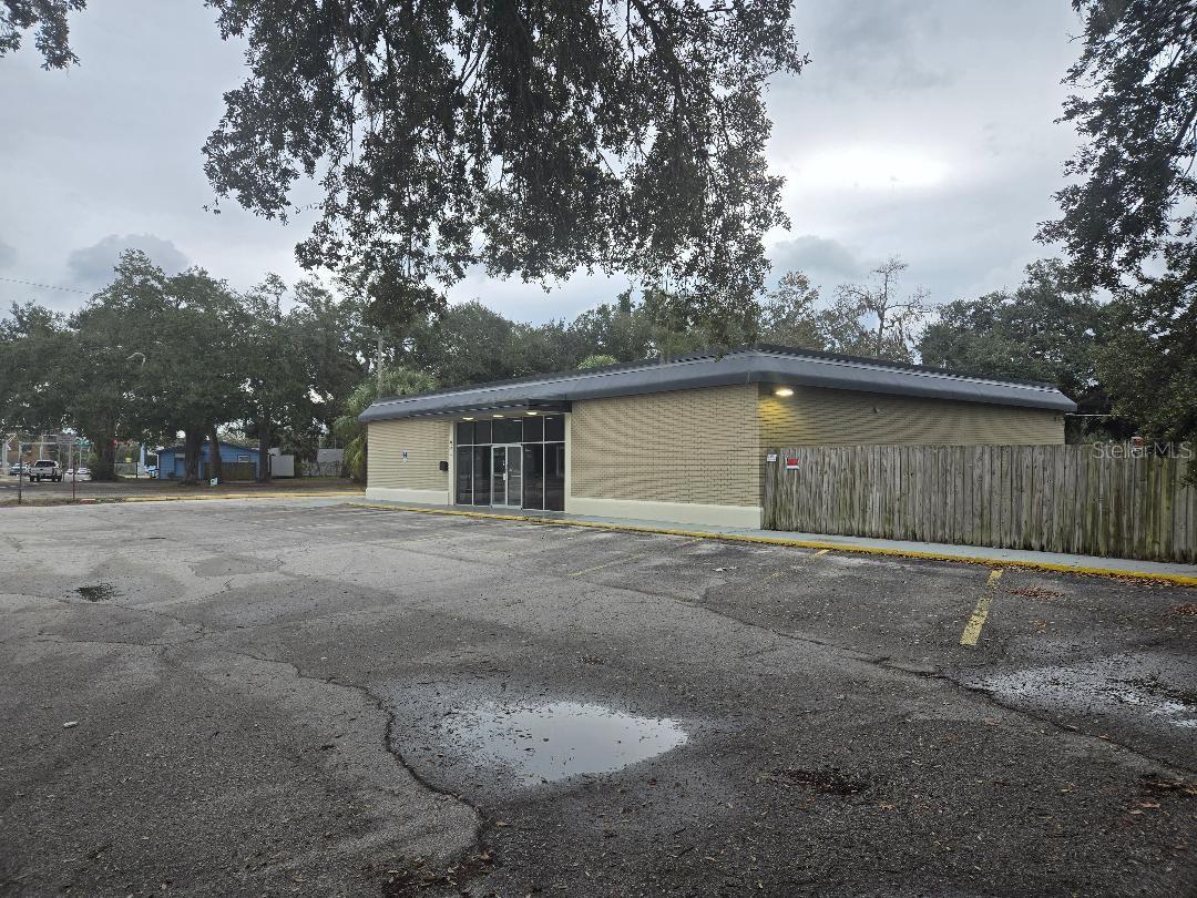 10517 Riverview Dr