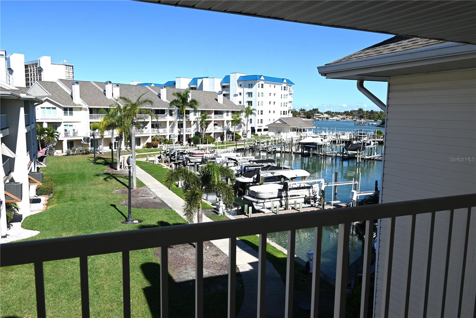 9215 Captiva Cir photo 1