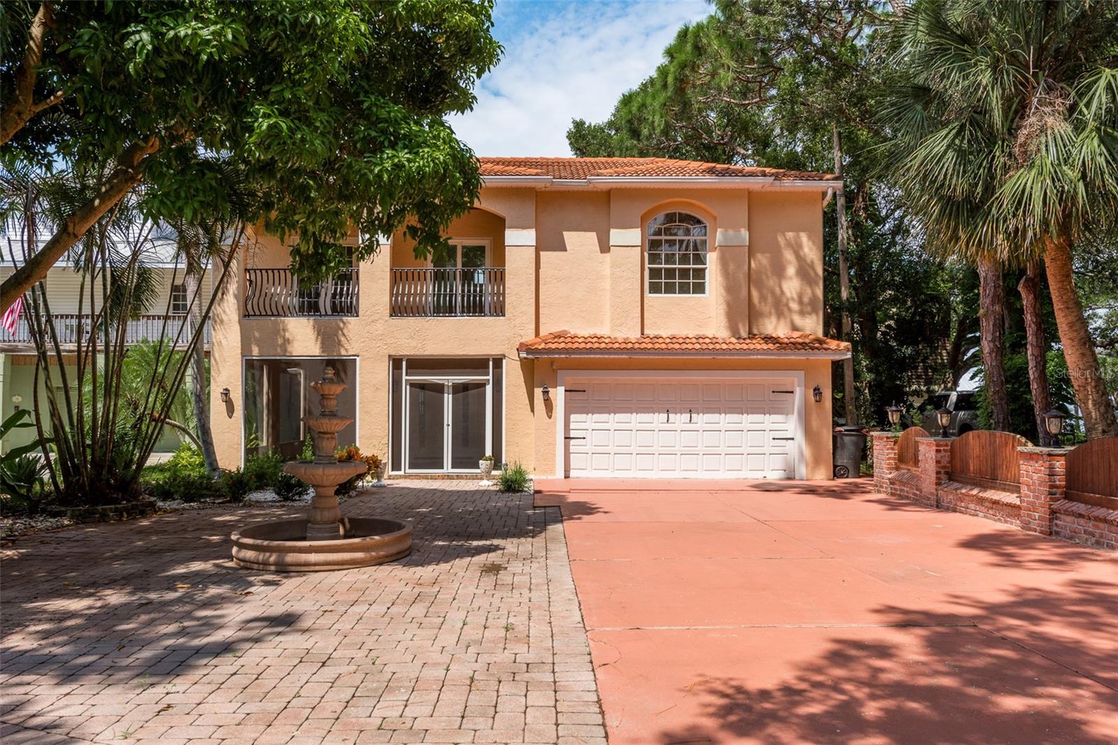 302 Shore Dr photo 1