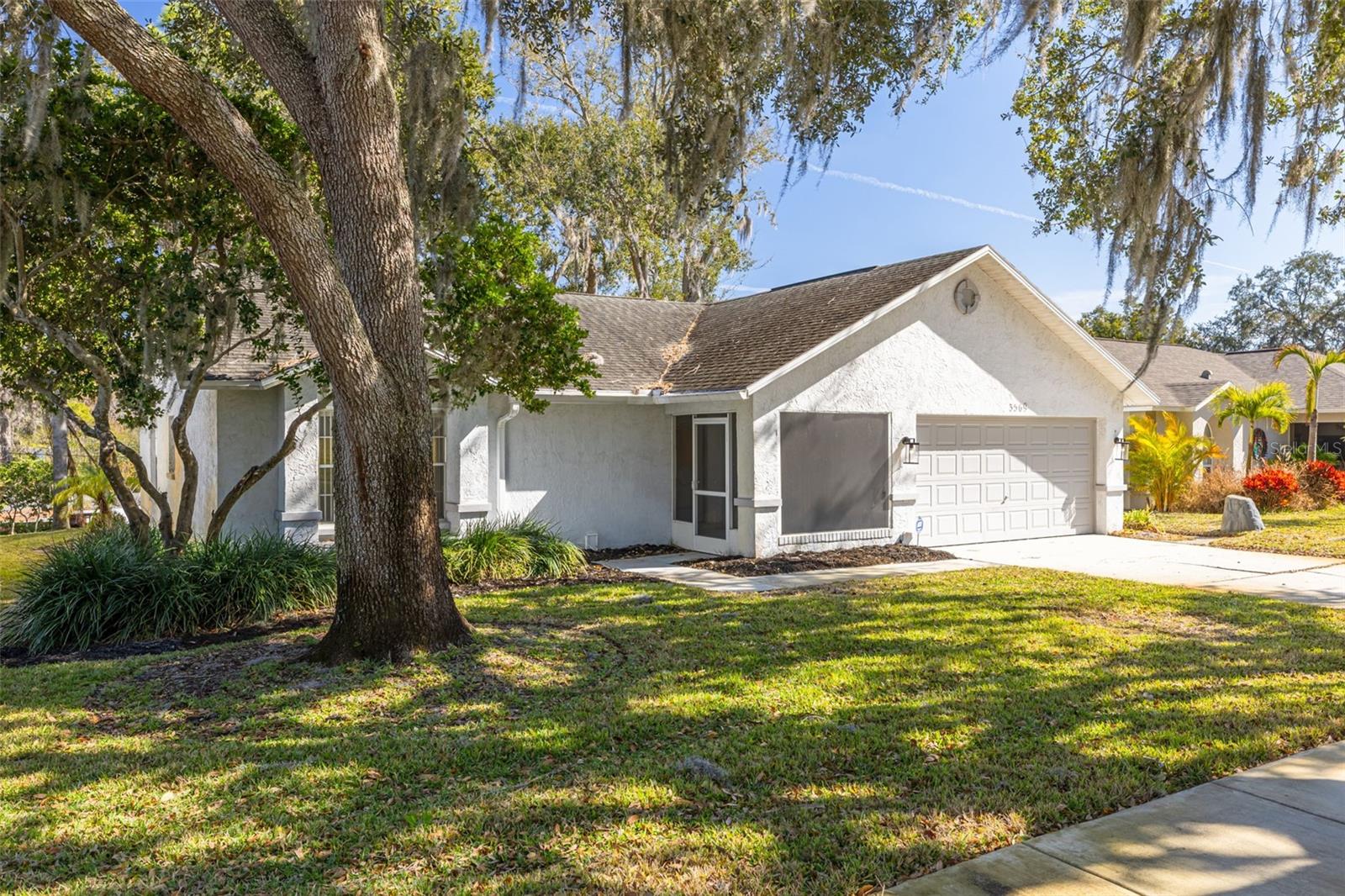 3569 Oak Lake Dr