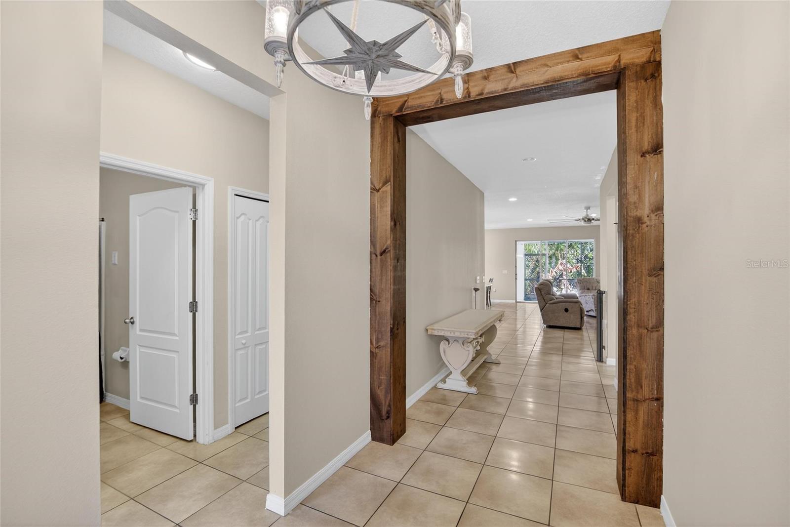 2819 Holly Bluff CT