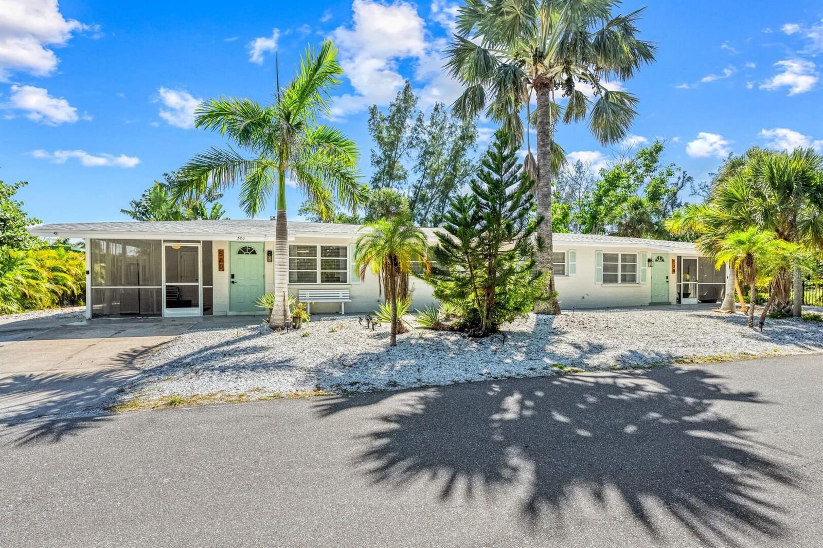 578 Companion Way photo 1