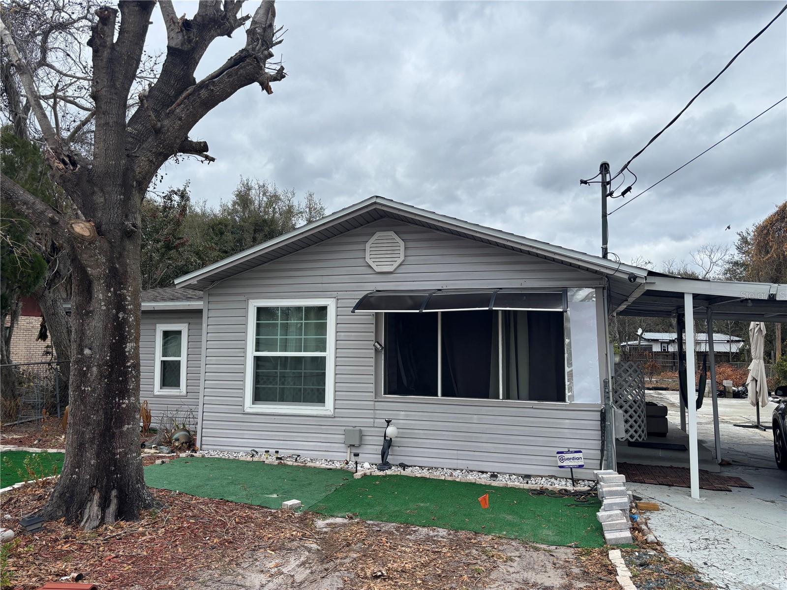 2440 Weber St photo 1