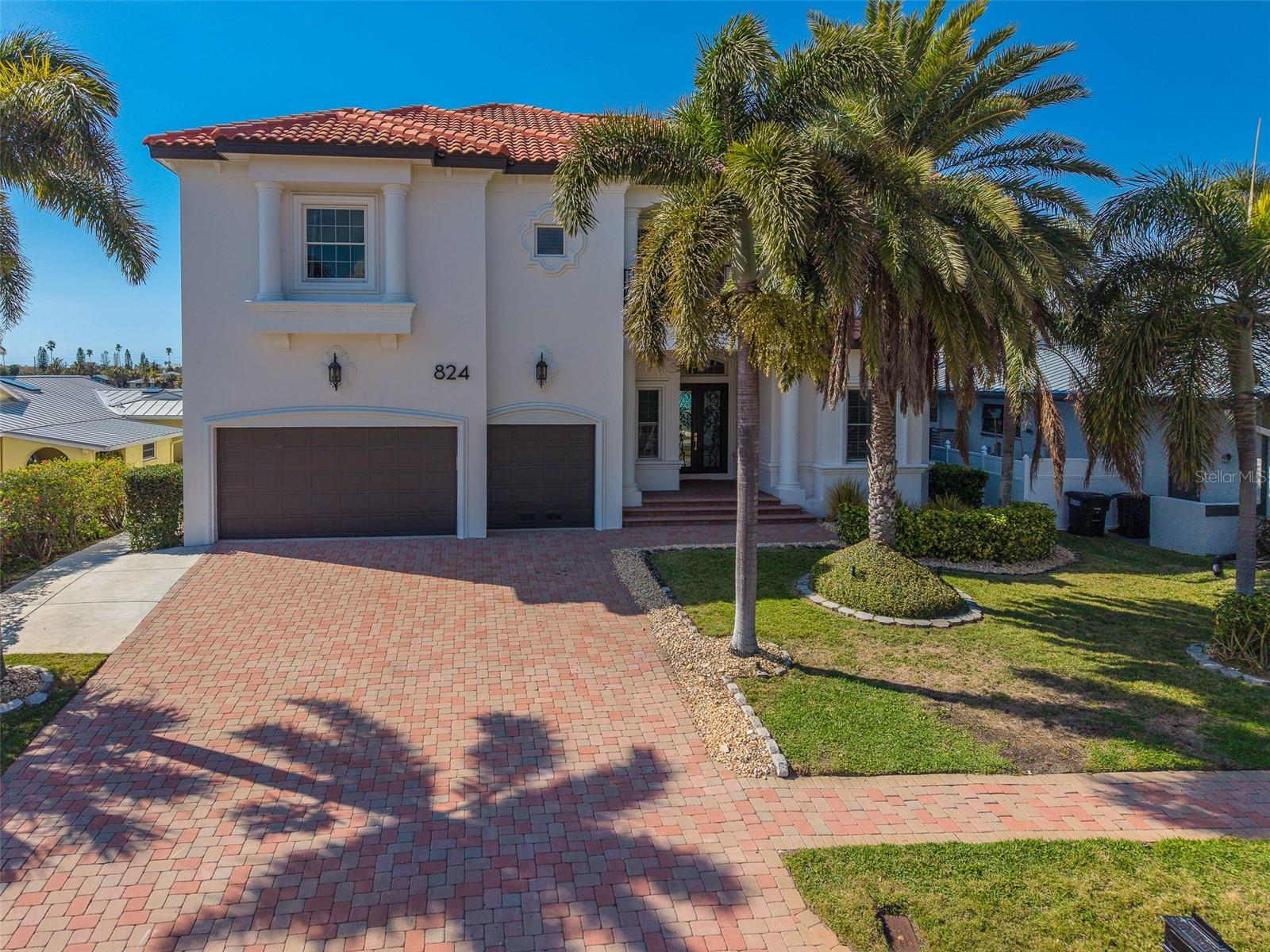 824 Island Way photo 1