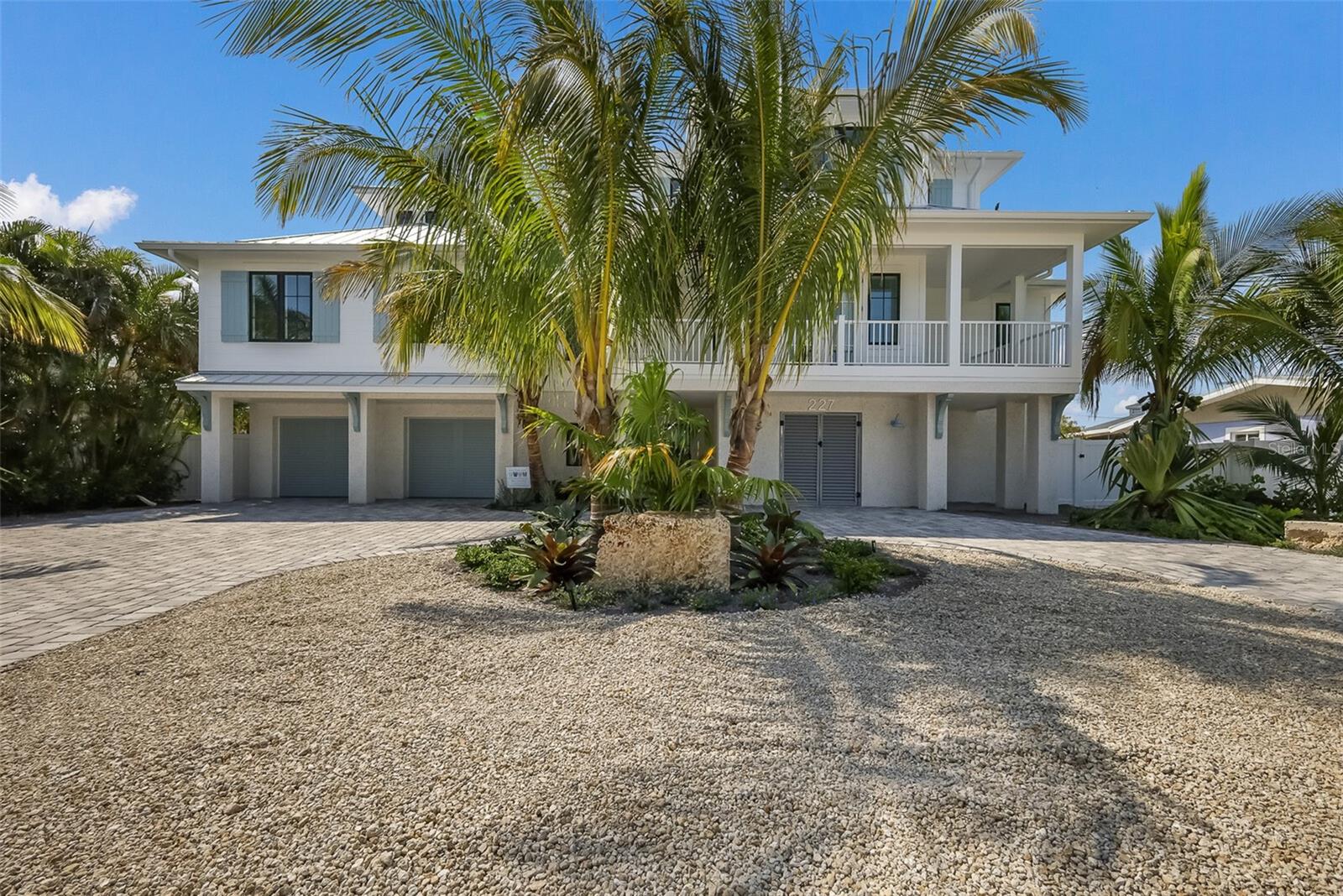 227 S Harbor Dr photo 1