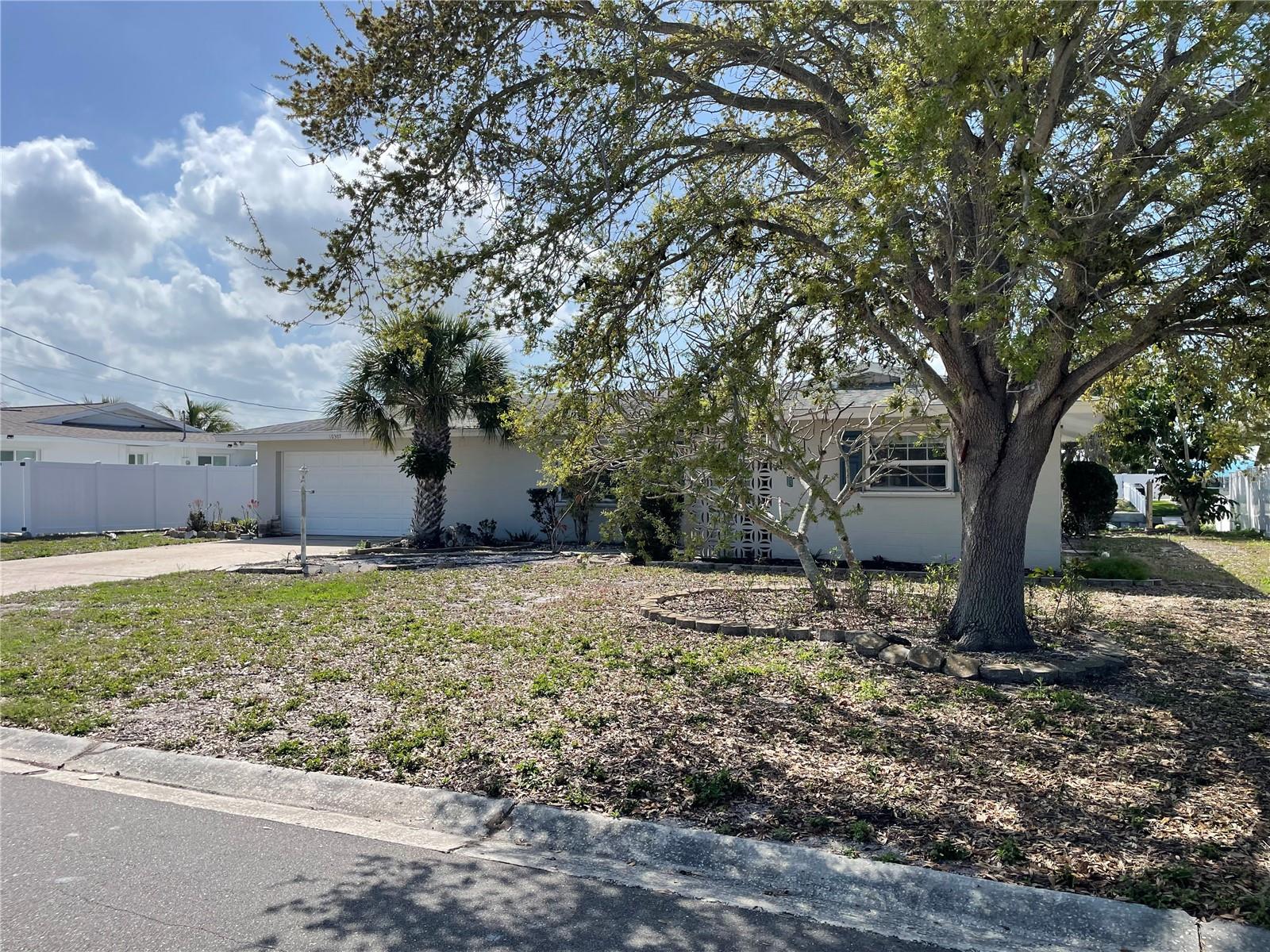 10307 Sandpiper Rd W photo 1