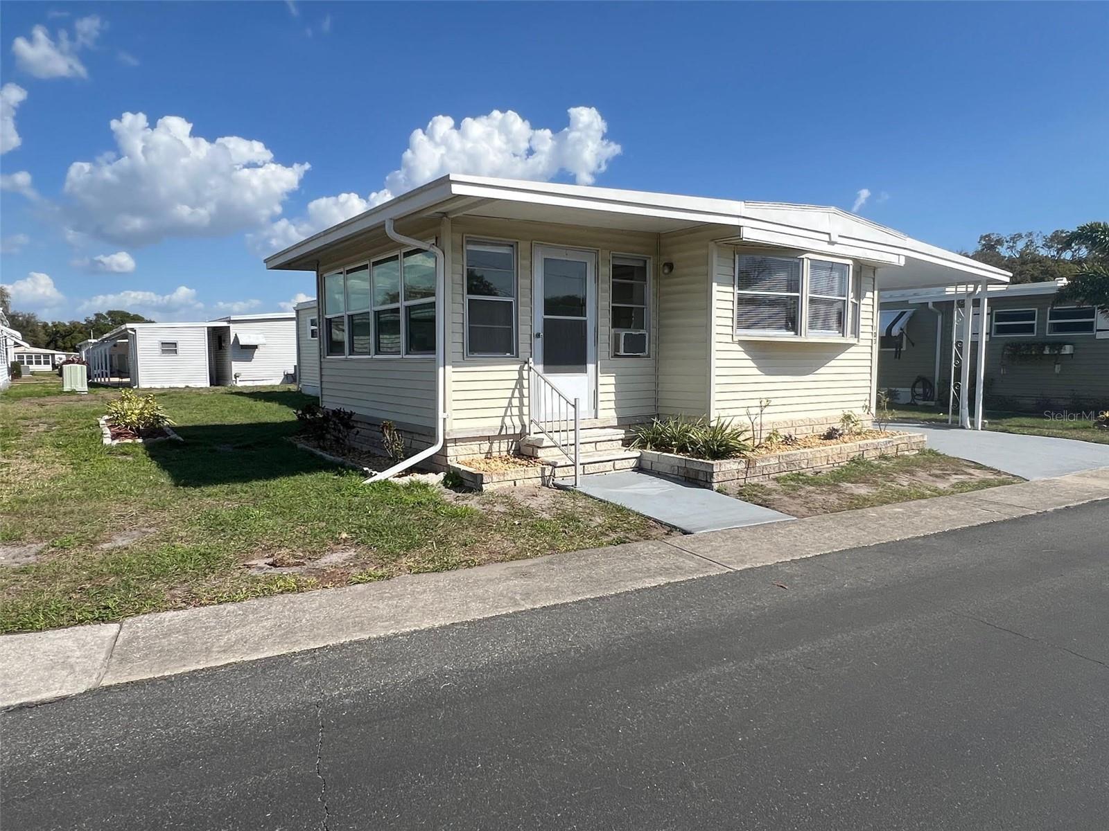 103 Pindo Palm St W photo 1