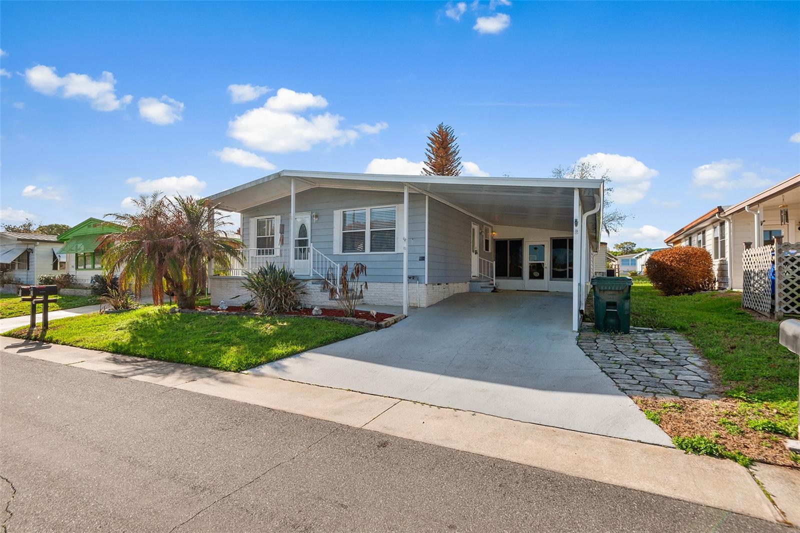 914 Pine Ridge Dr