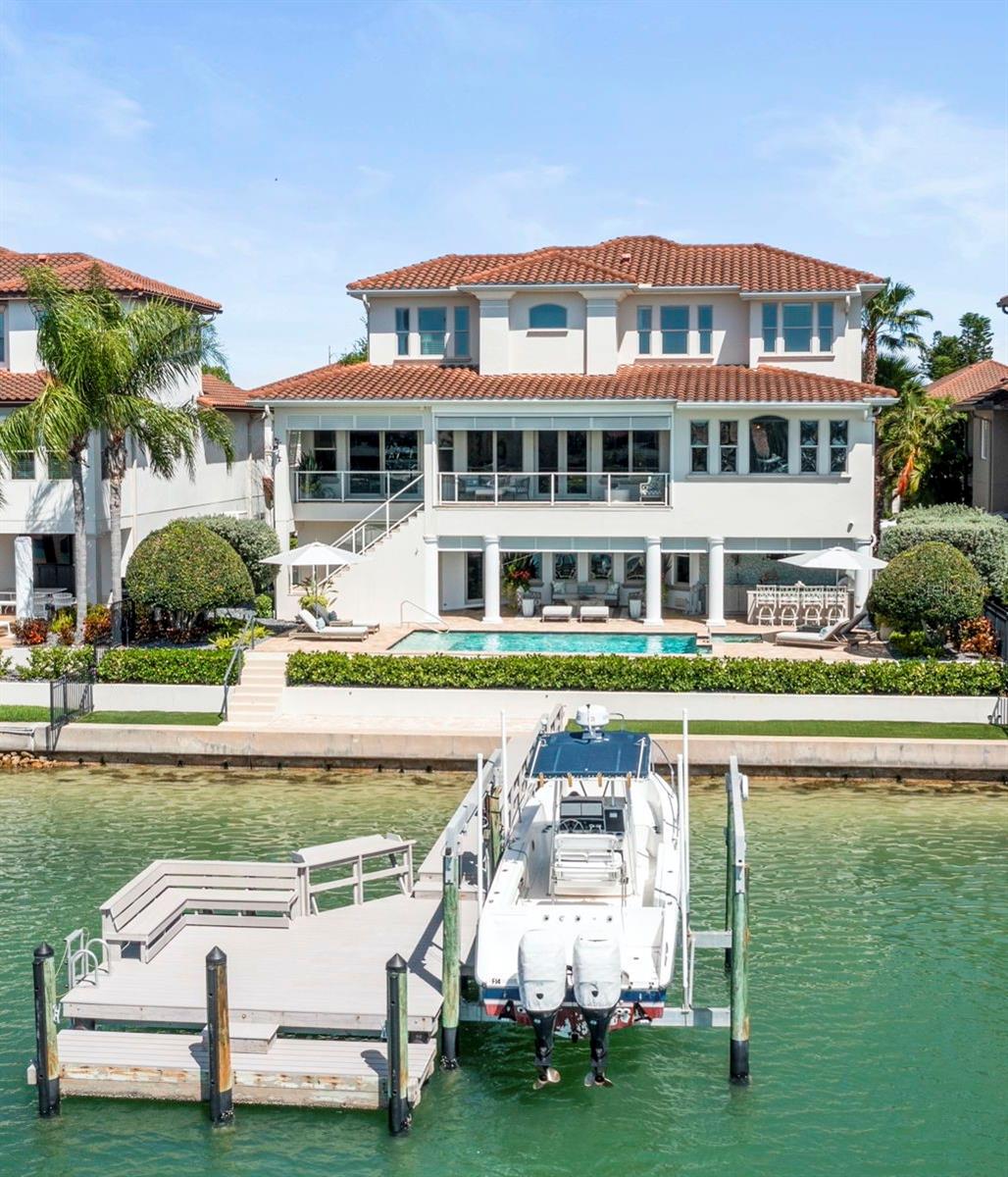 19 Bayfront CT S photo 1