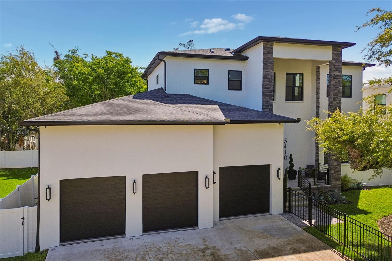 5410 Bayshore Blvd photo 1