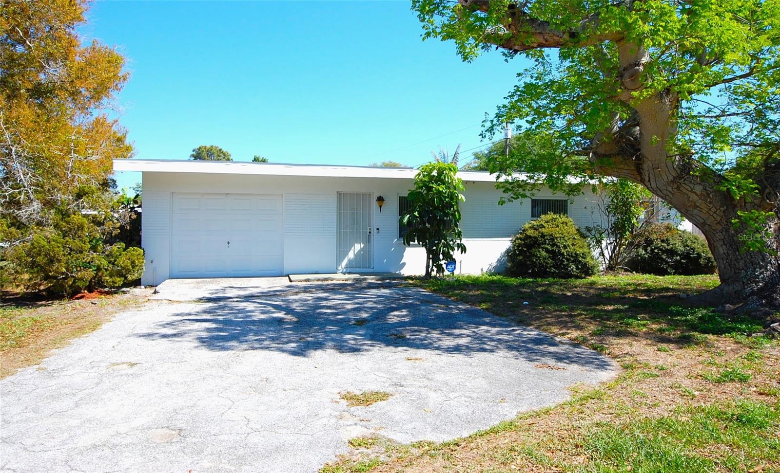 1201 S Betty Ln