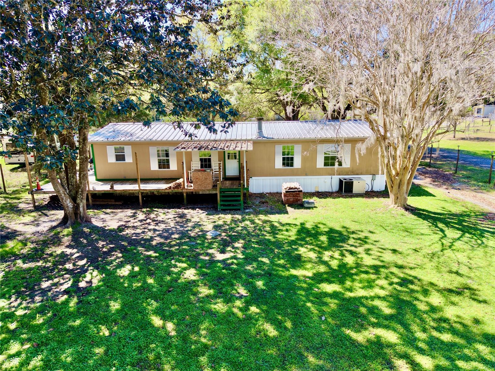 7494 Gordon Loop photo 1