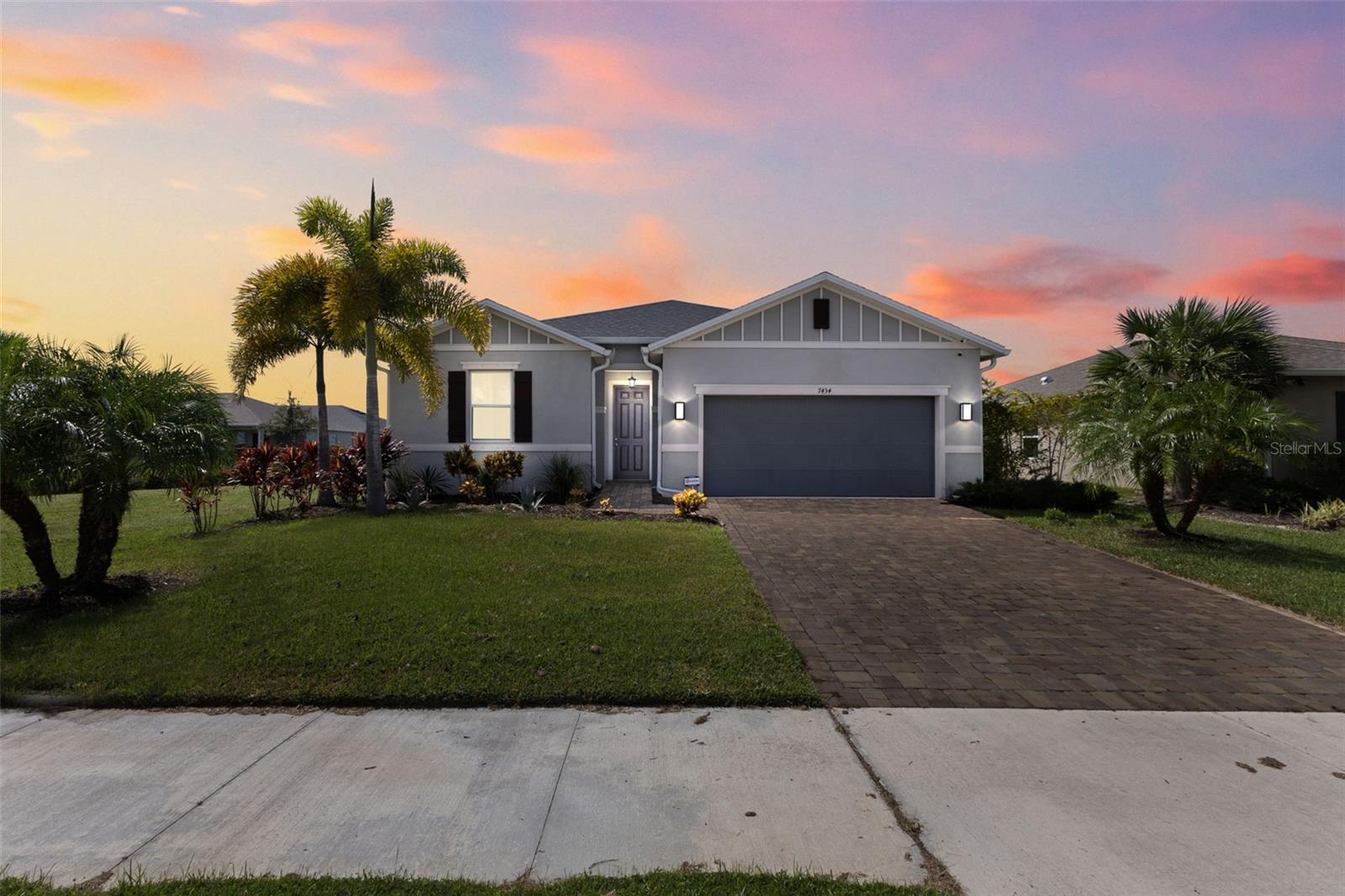7434 35th Ln E photo 1
