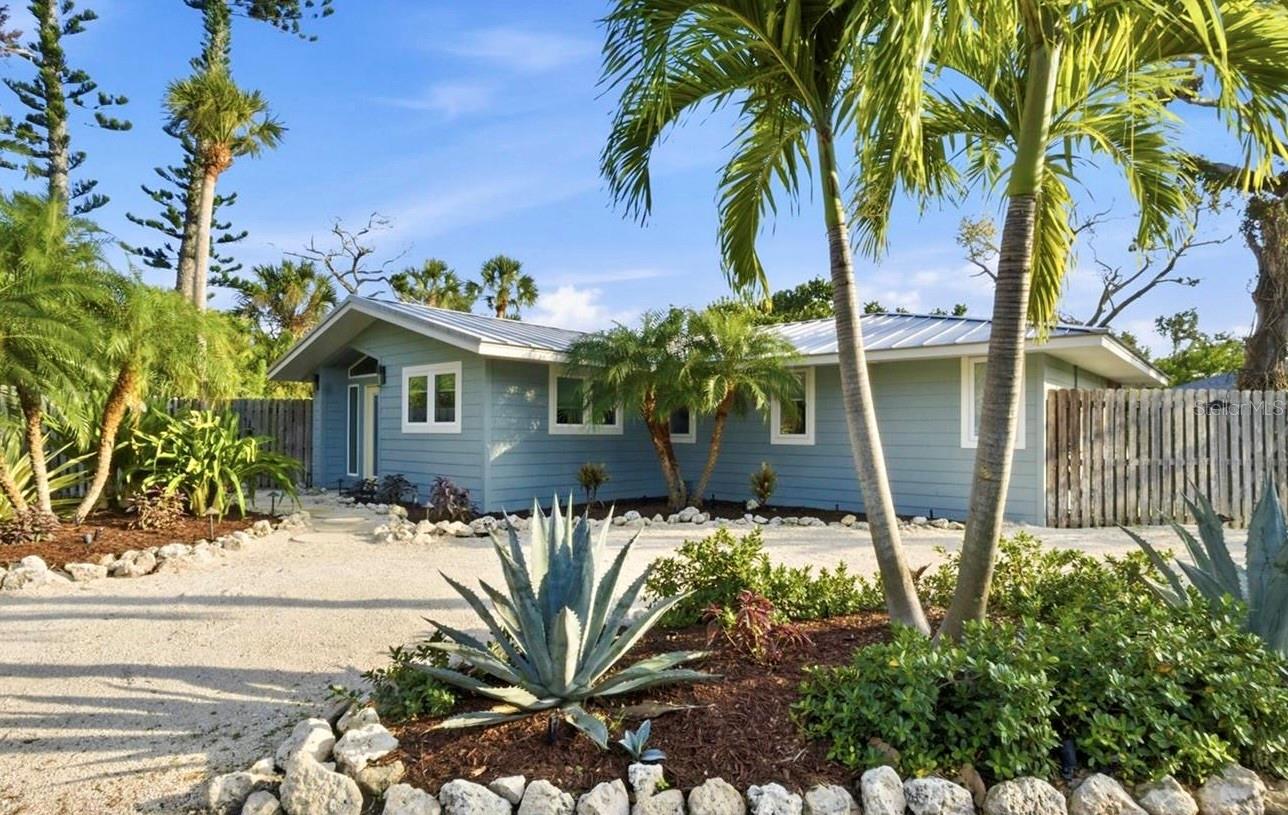 624 Saint Judes Dr photo 1