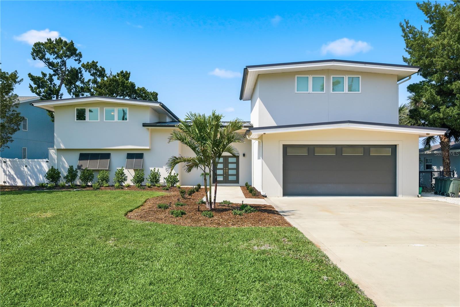 915 Bayshore Dr photo 1