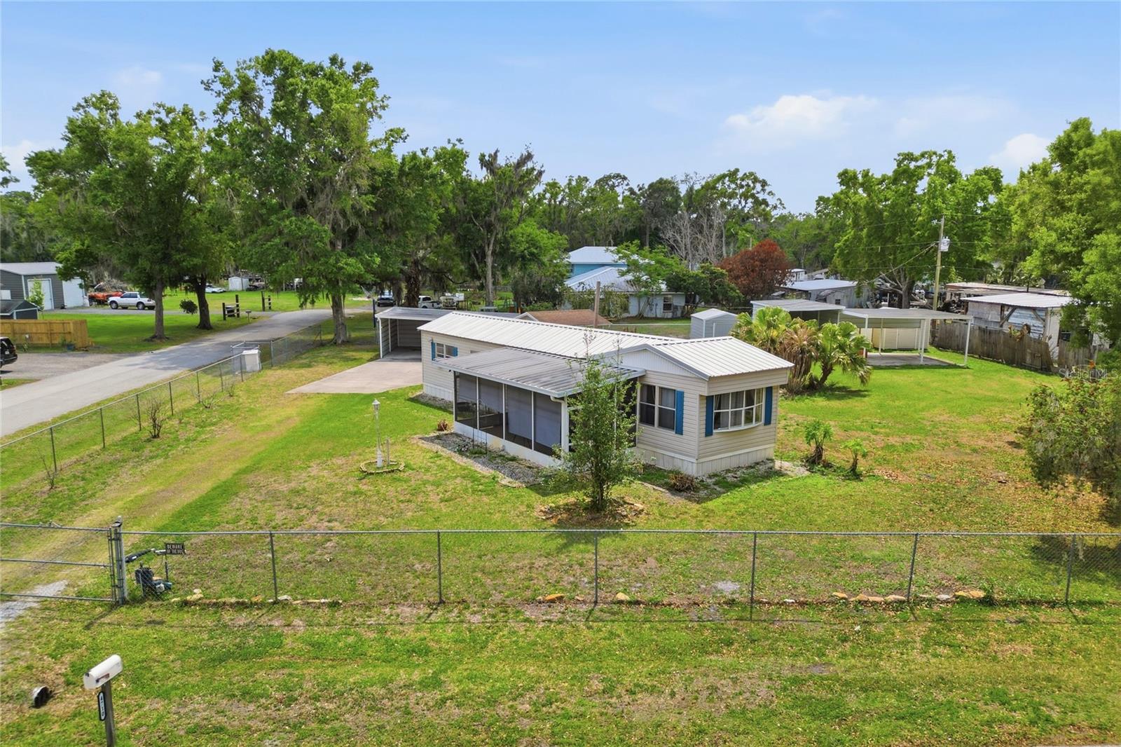 4710 Village Dr photo 1