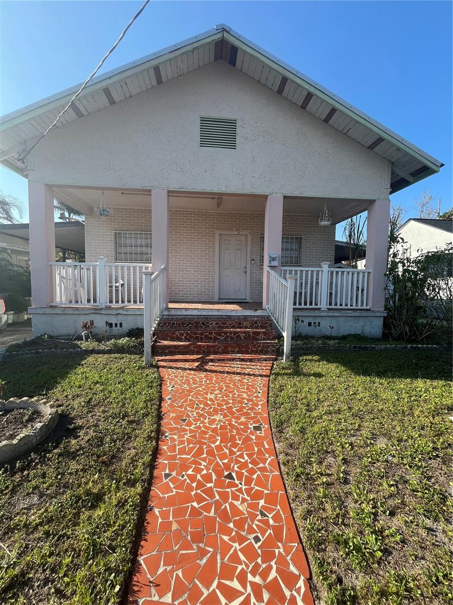 2405 Corrine St photo 1