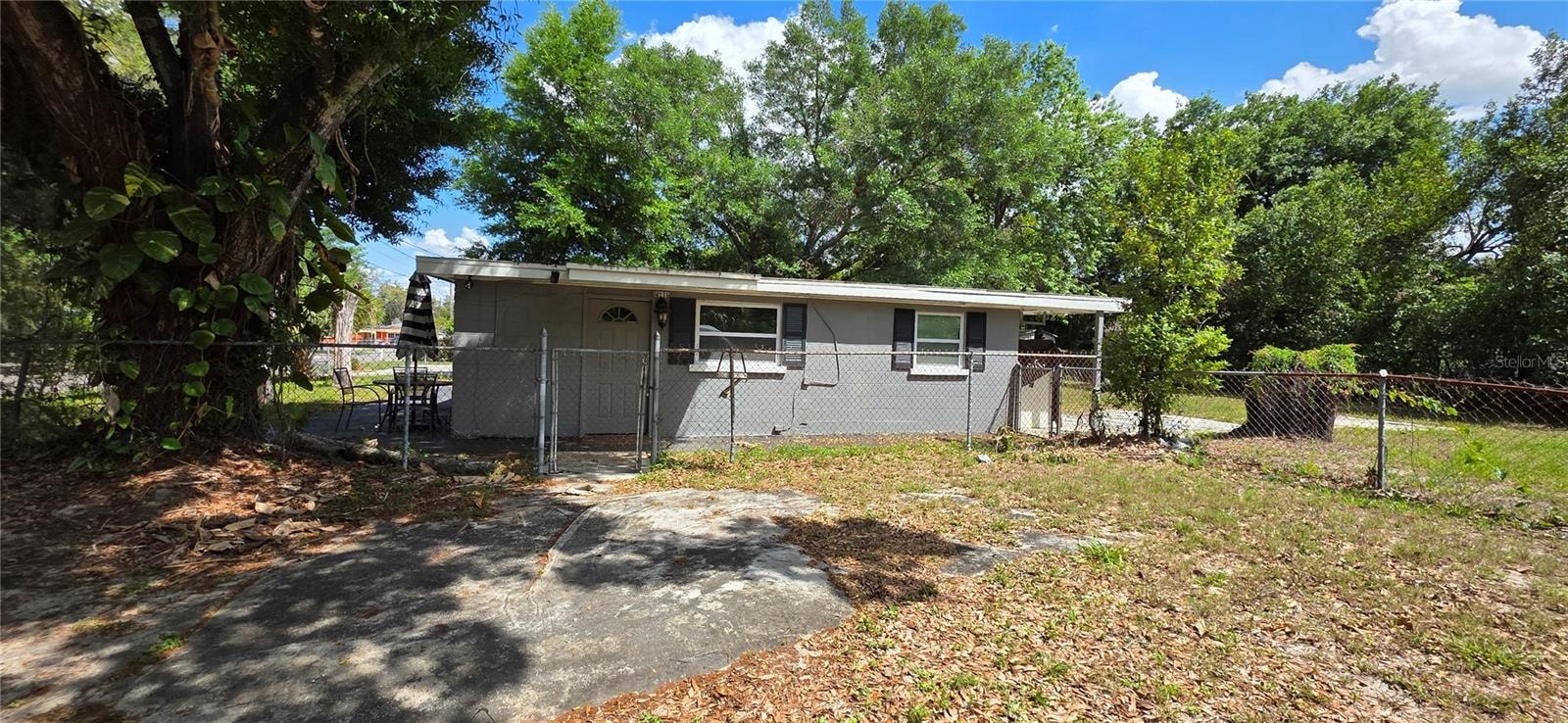 4215 E Henry Ave photo 1