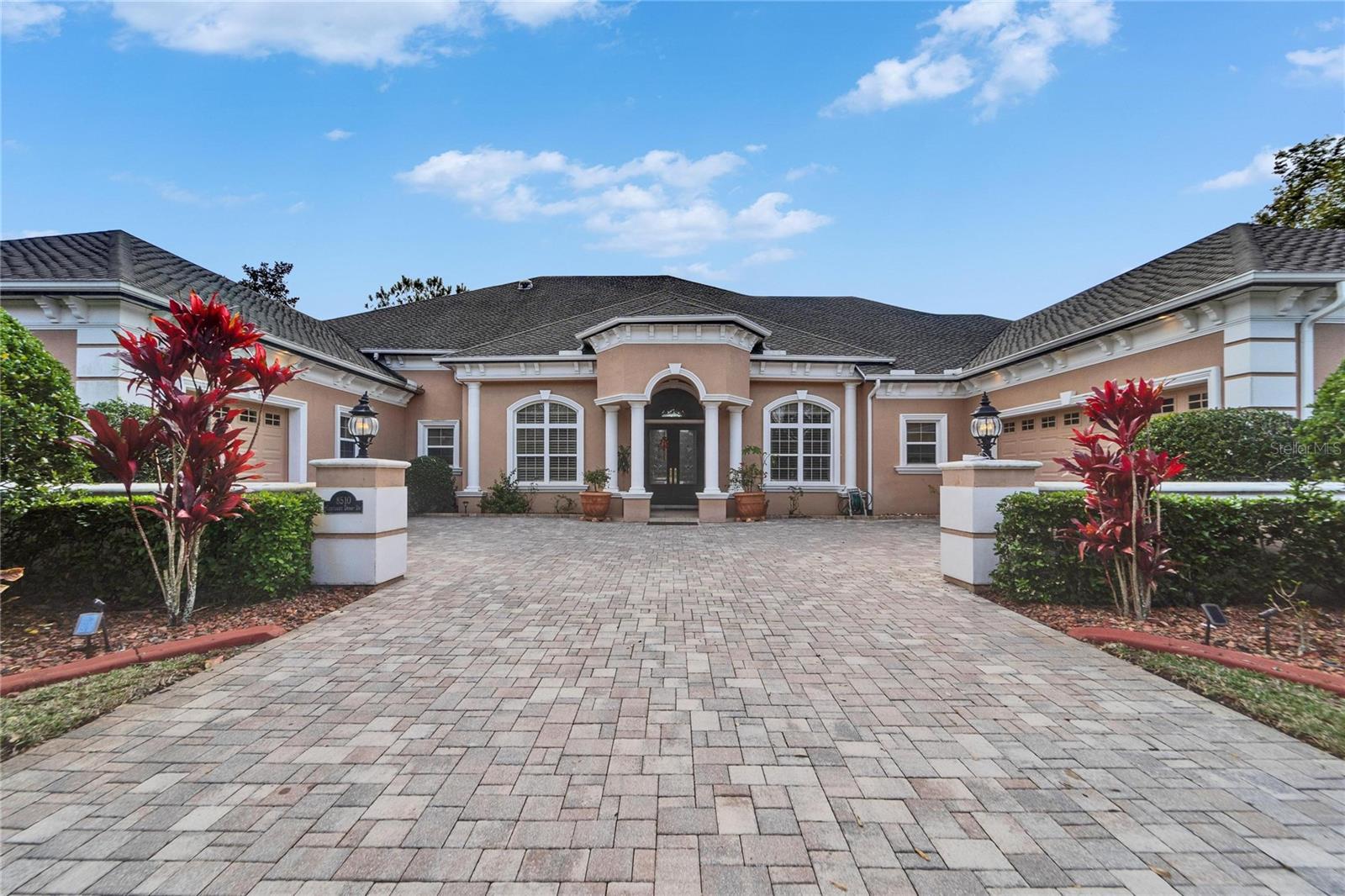 8510 Kentucky Derby Dr photo 1