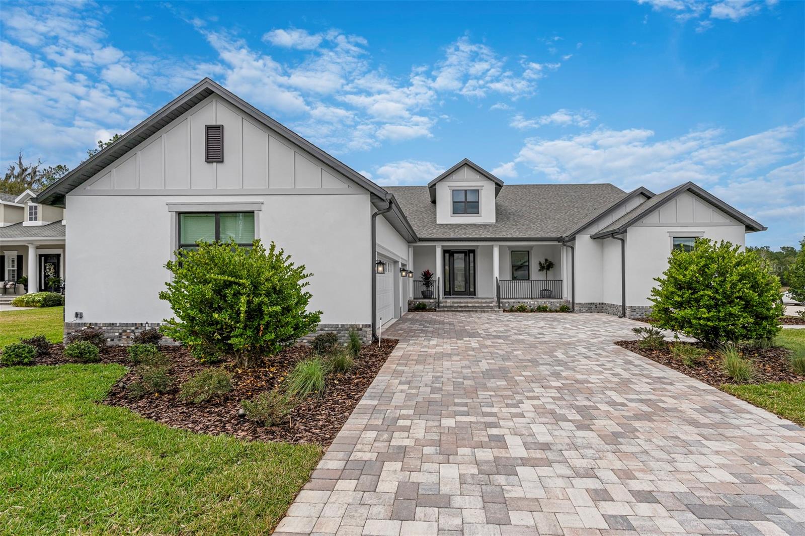 5619 Summit View Dr photo 1