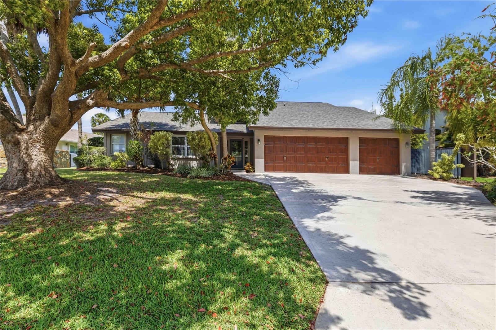3953 Prairie Dunes Dr photo 1