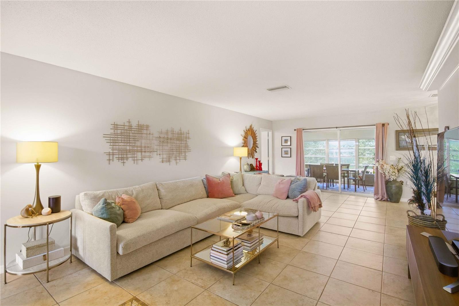 7354 W Country Club Dr N