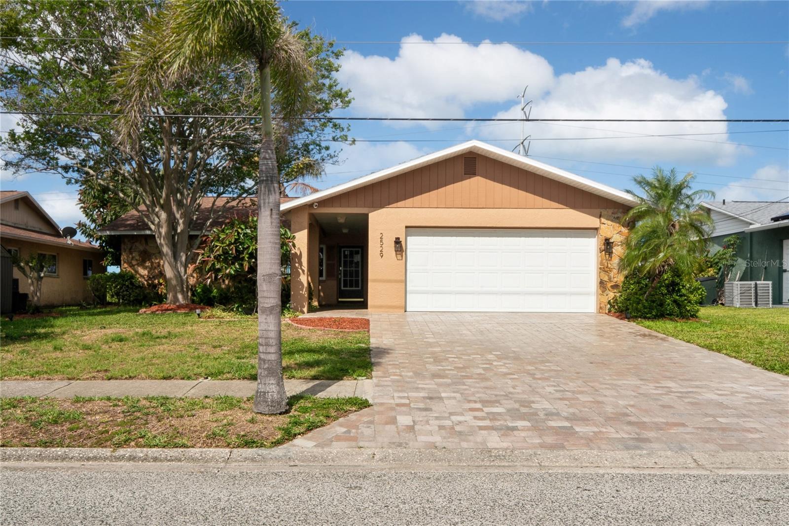 2529 San Luis Rd photo 1