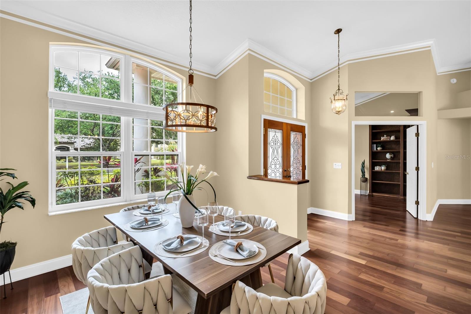 1404 East Lake Woodlands Pkwy
