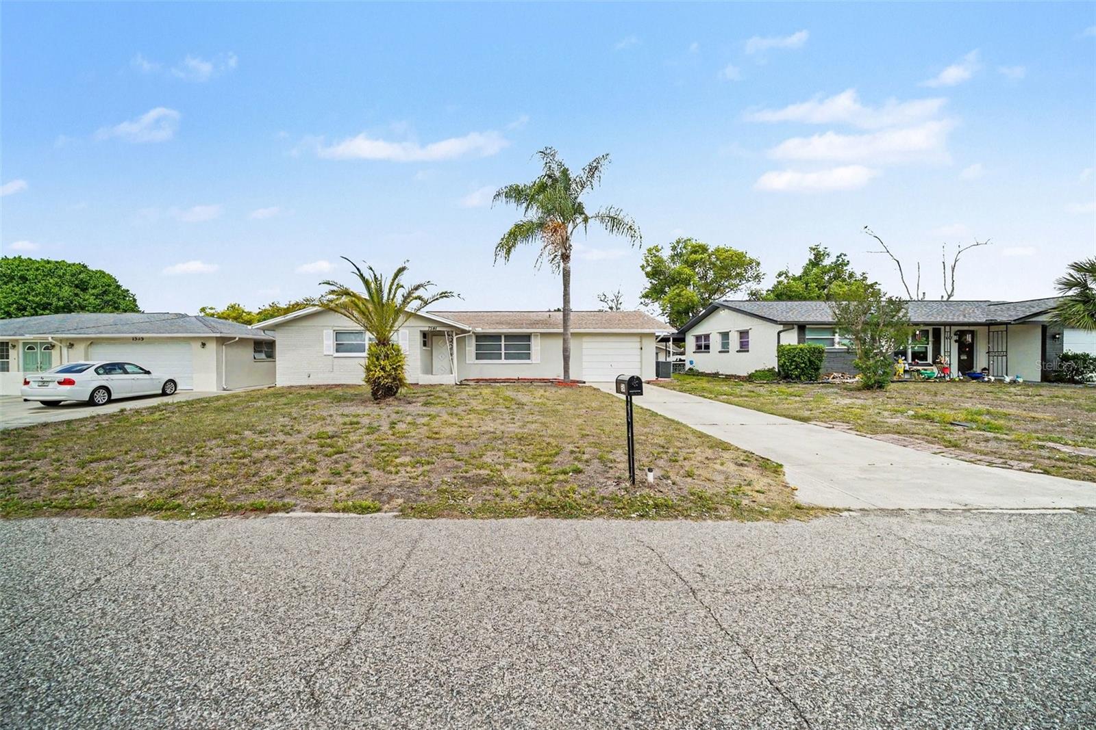 7541 Spirea Dr