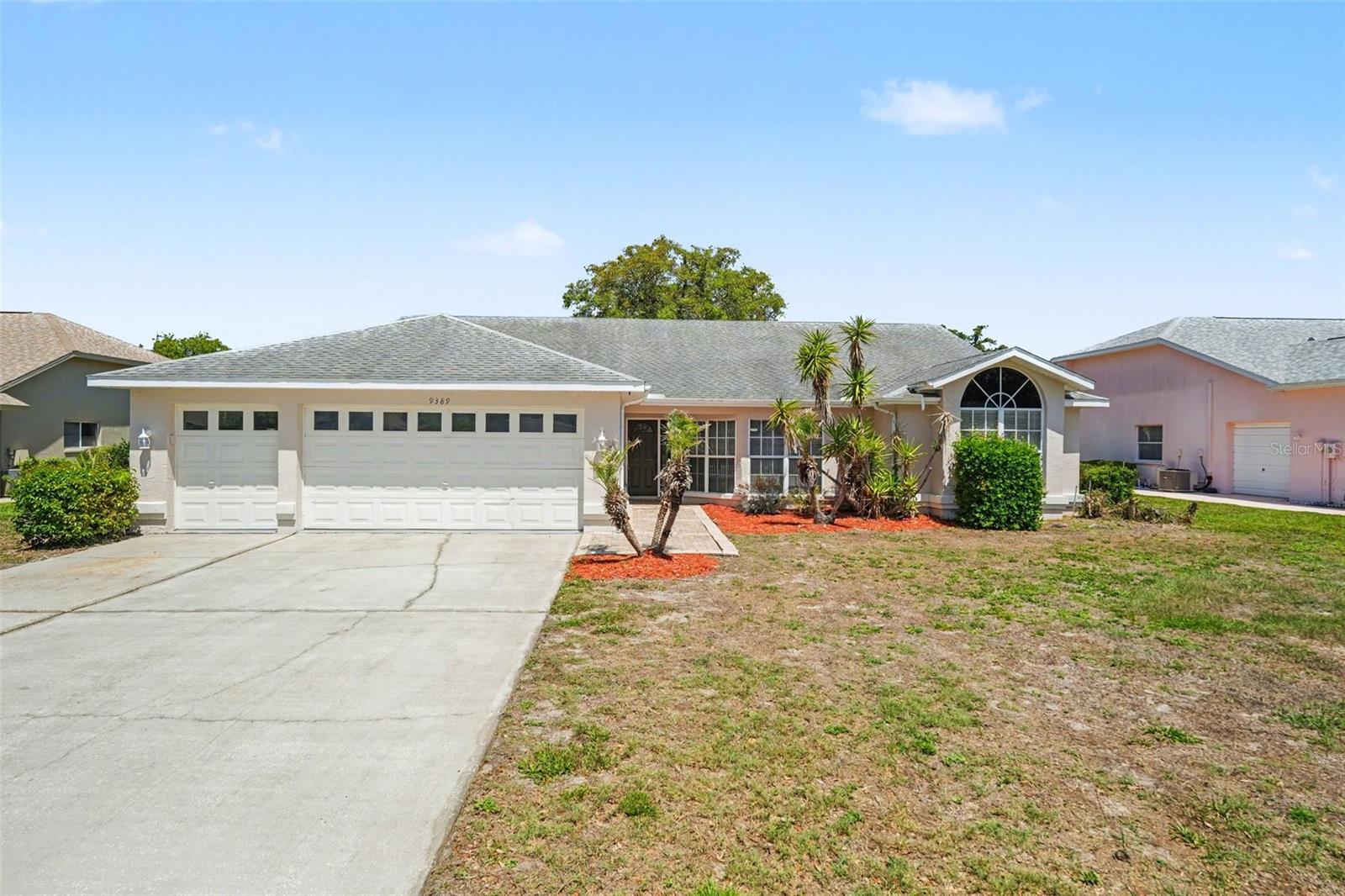 9389 Fox Hollow Ln photo 1