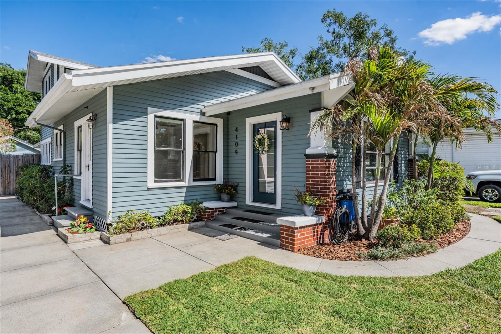 4109 N Seminole Ave photo 1