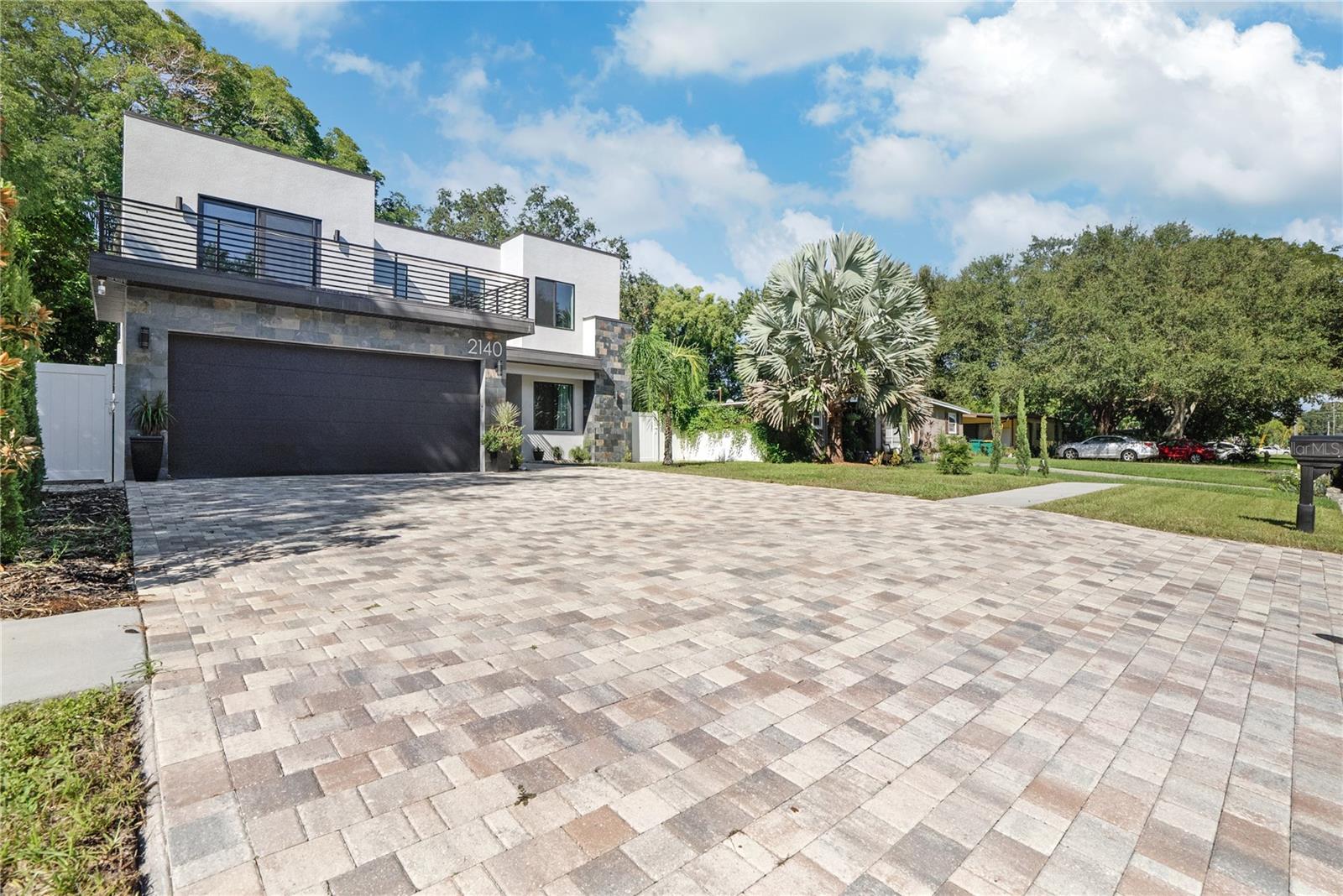 2140 Catalina Dr