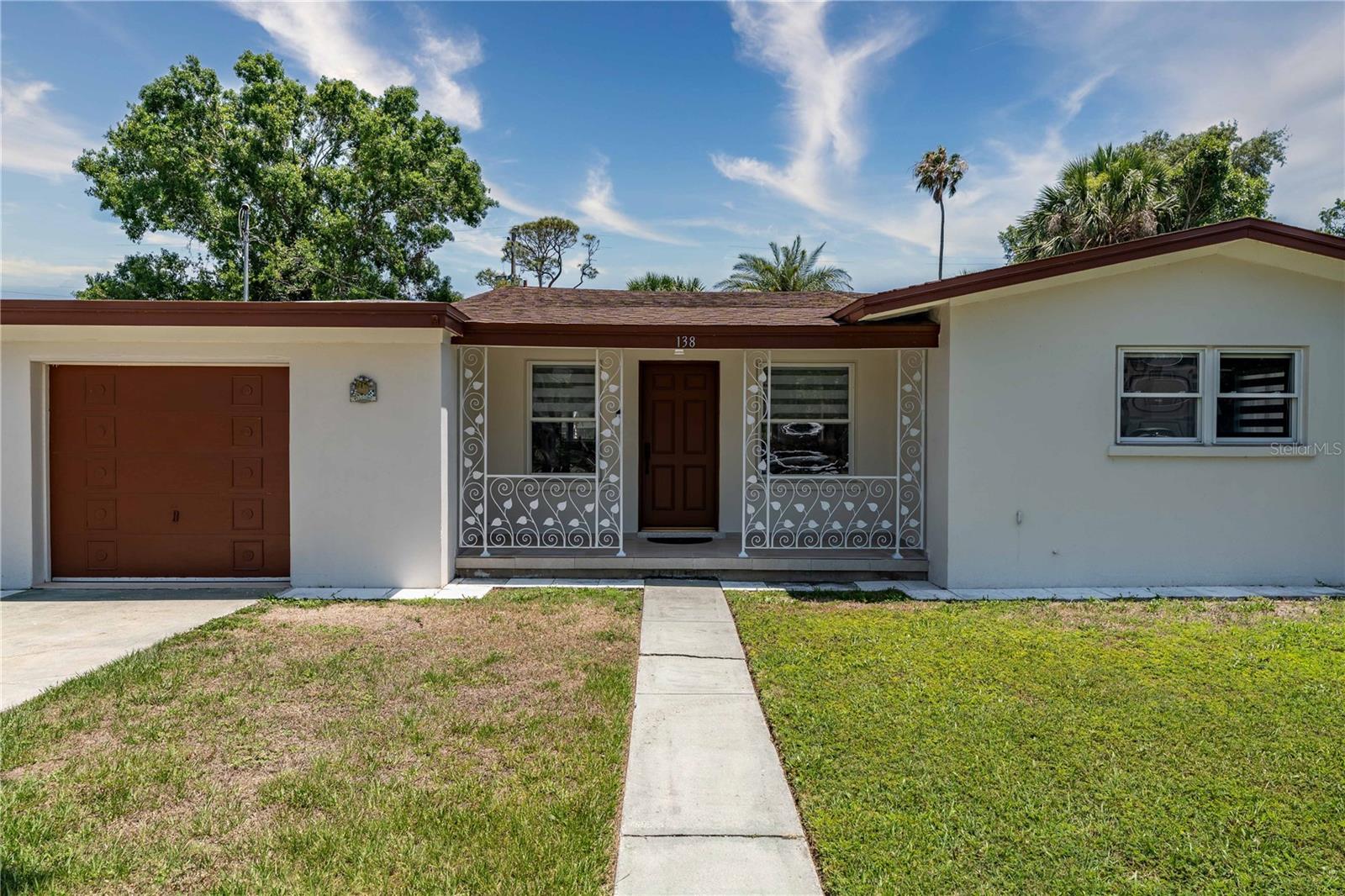 138 Pearl Ave photo 1