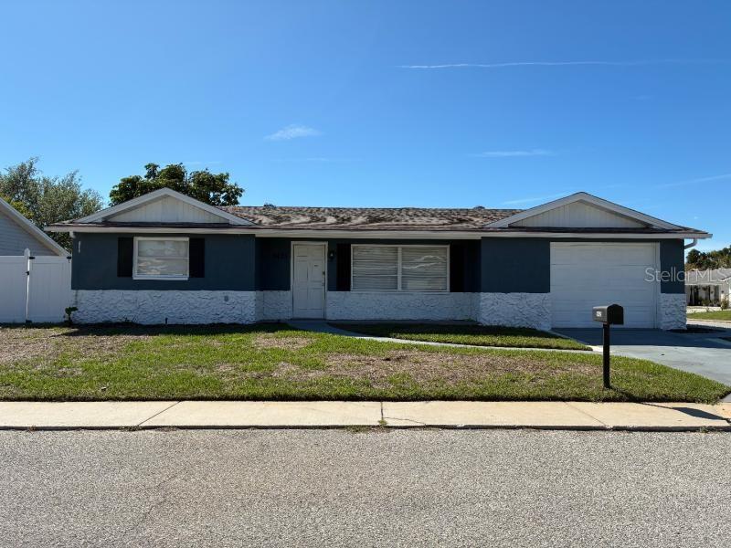 9425 Lido Ln photo 1