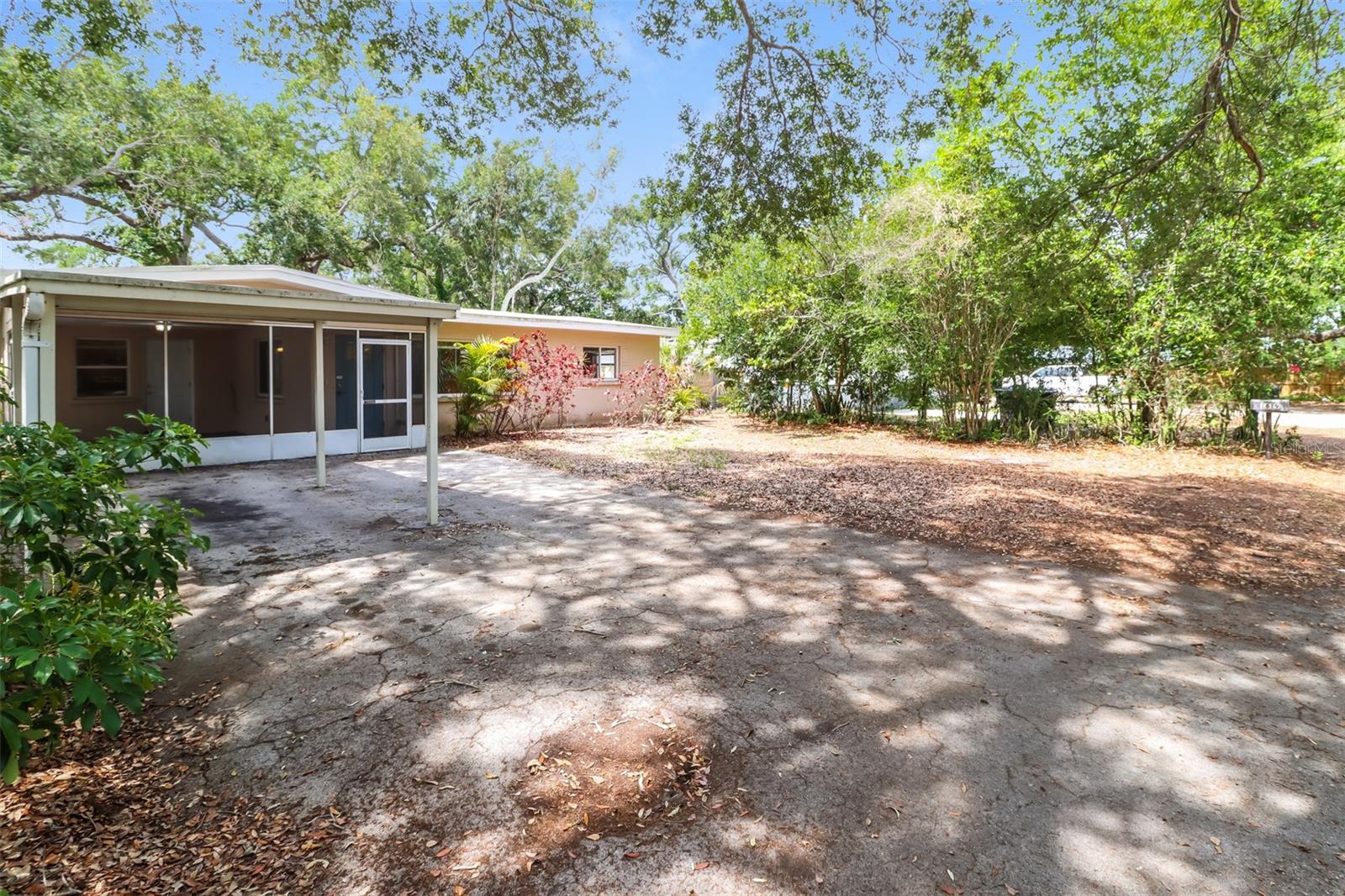 1619 Edna Ave