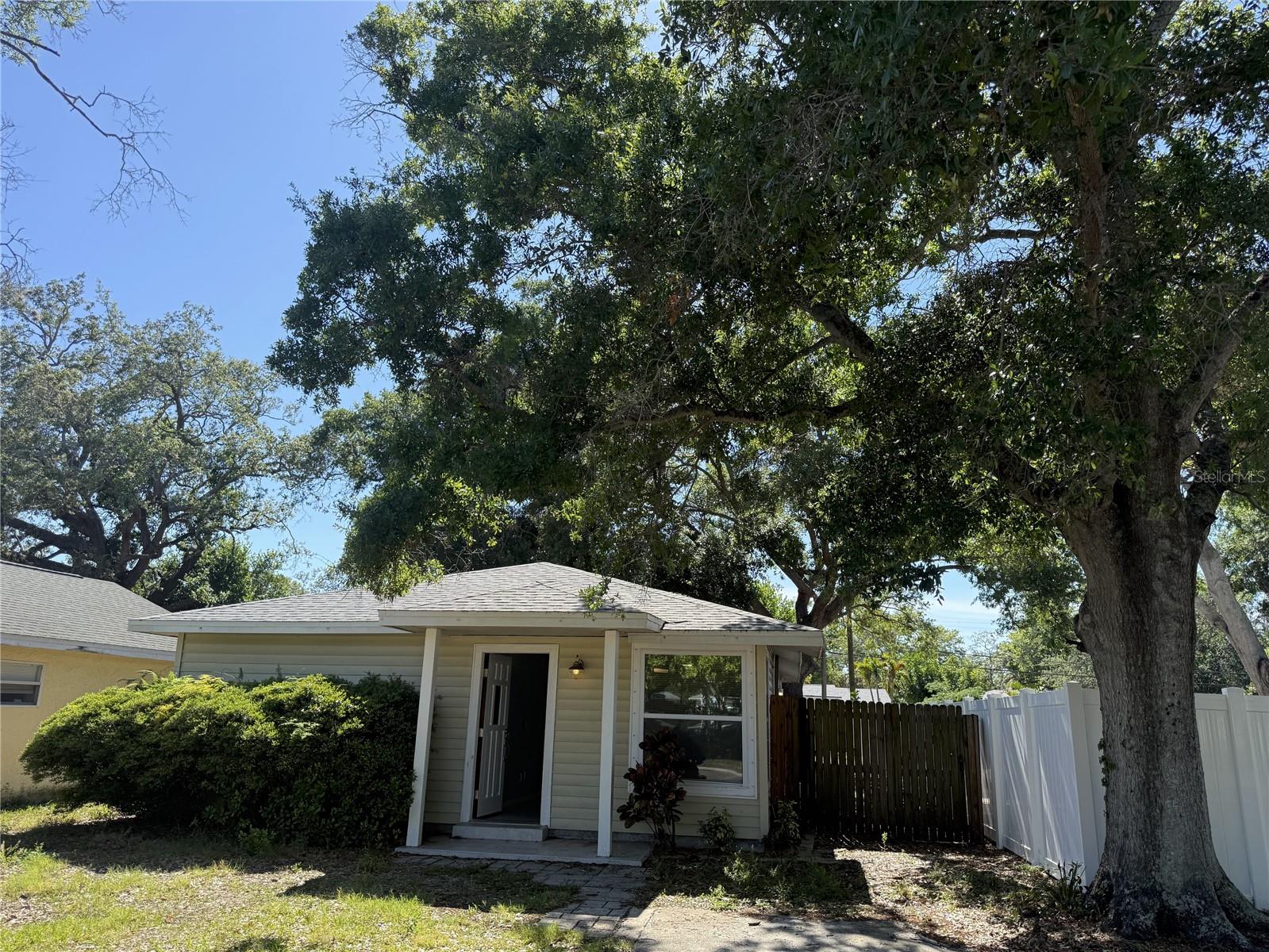 1348 Friend Ave photo 1