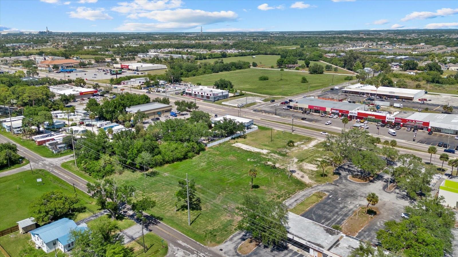 610 N Us Highway 41 photo 1