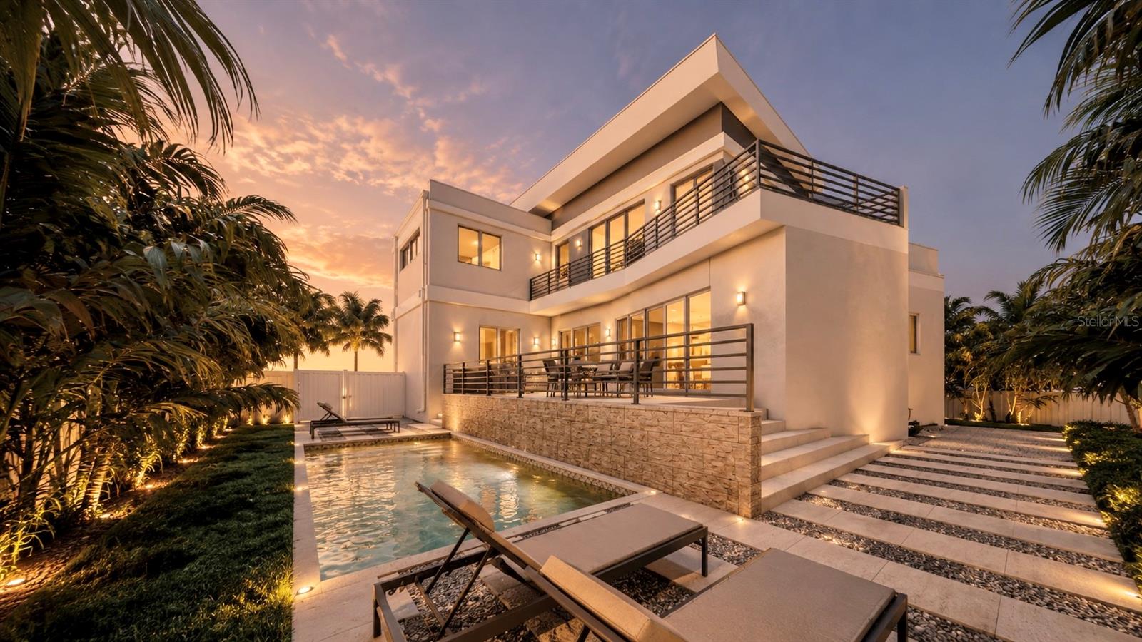 610 Hibiscus Way