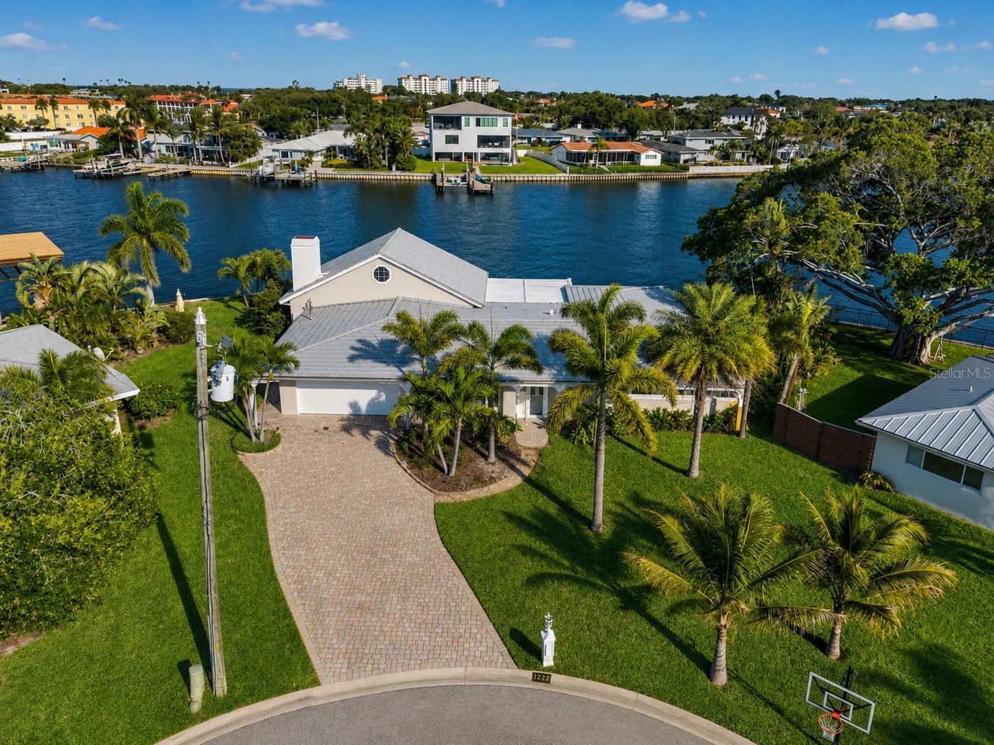 1276 37th Ave NE