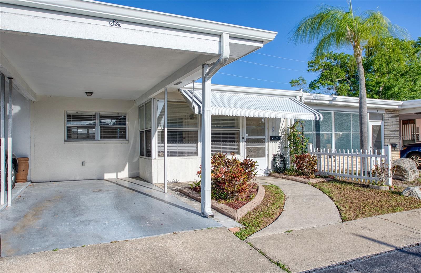 13940 Anona Heights Dr #6 photo 1