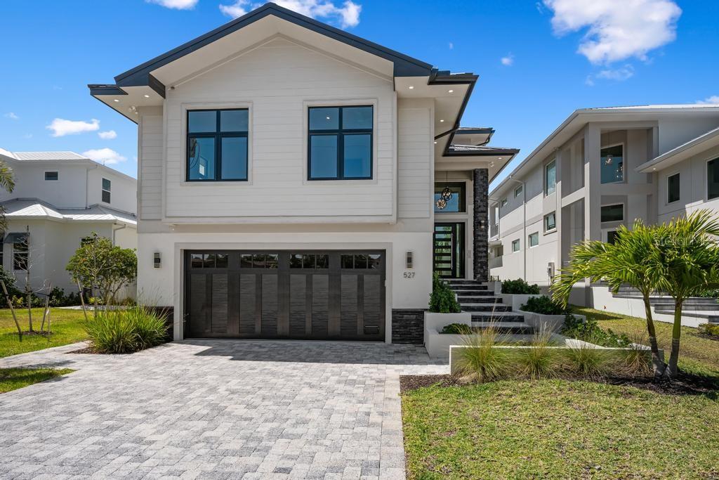 527 Venice Ln photo 1