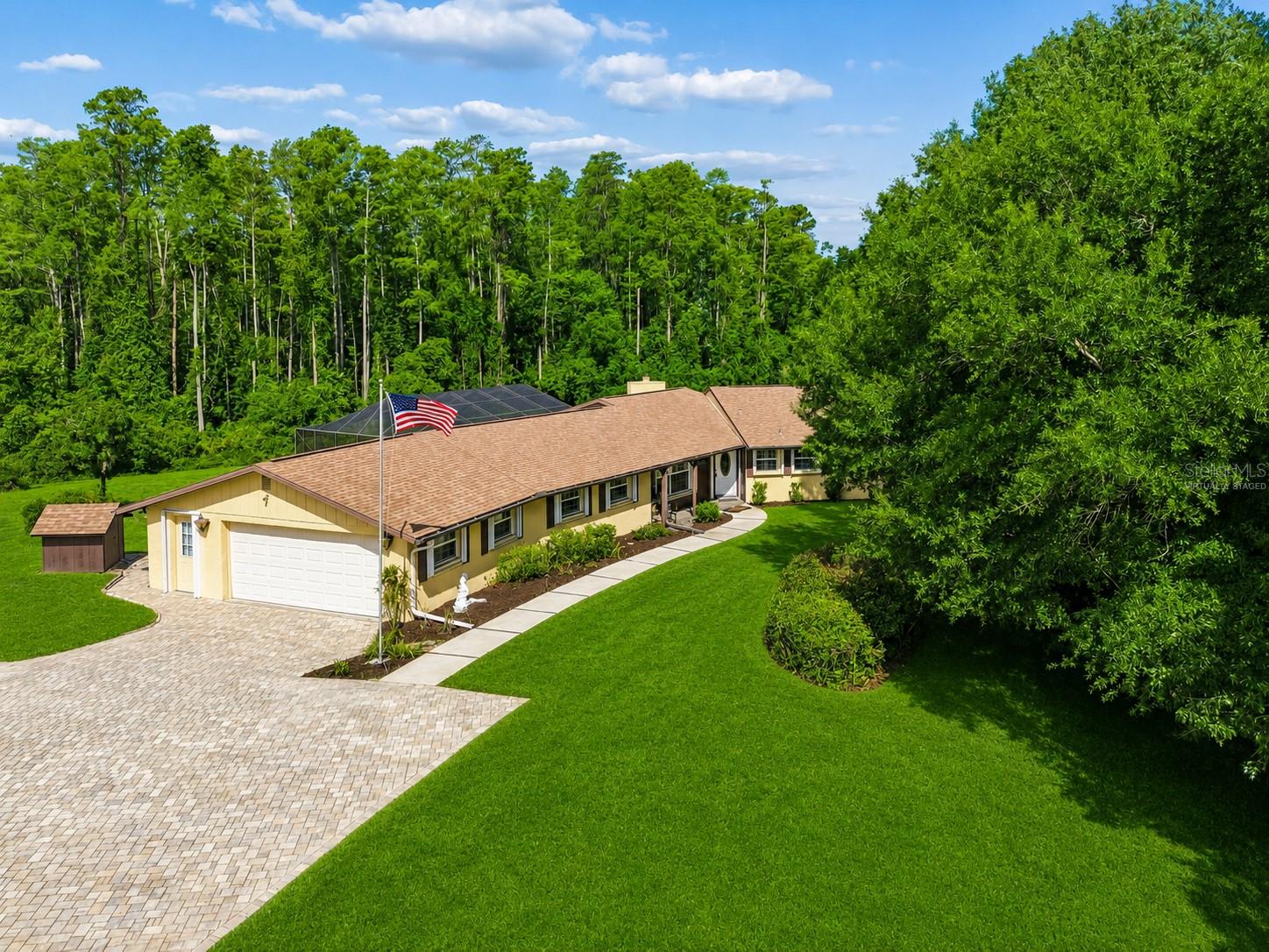7635 Tanglewood Dr