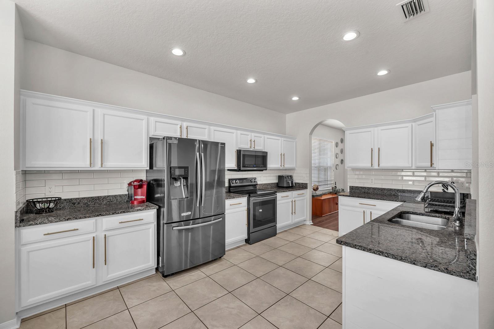 9625 Baton Rouge Ln