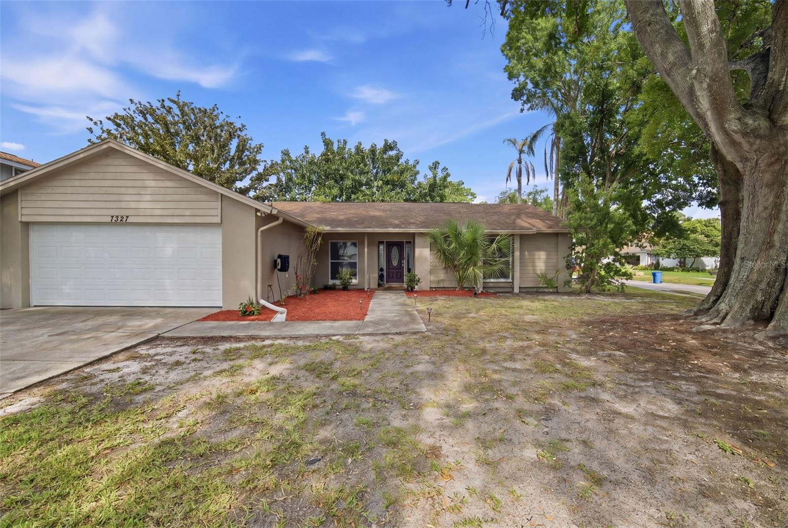 7327 Sunshine Cir