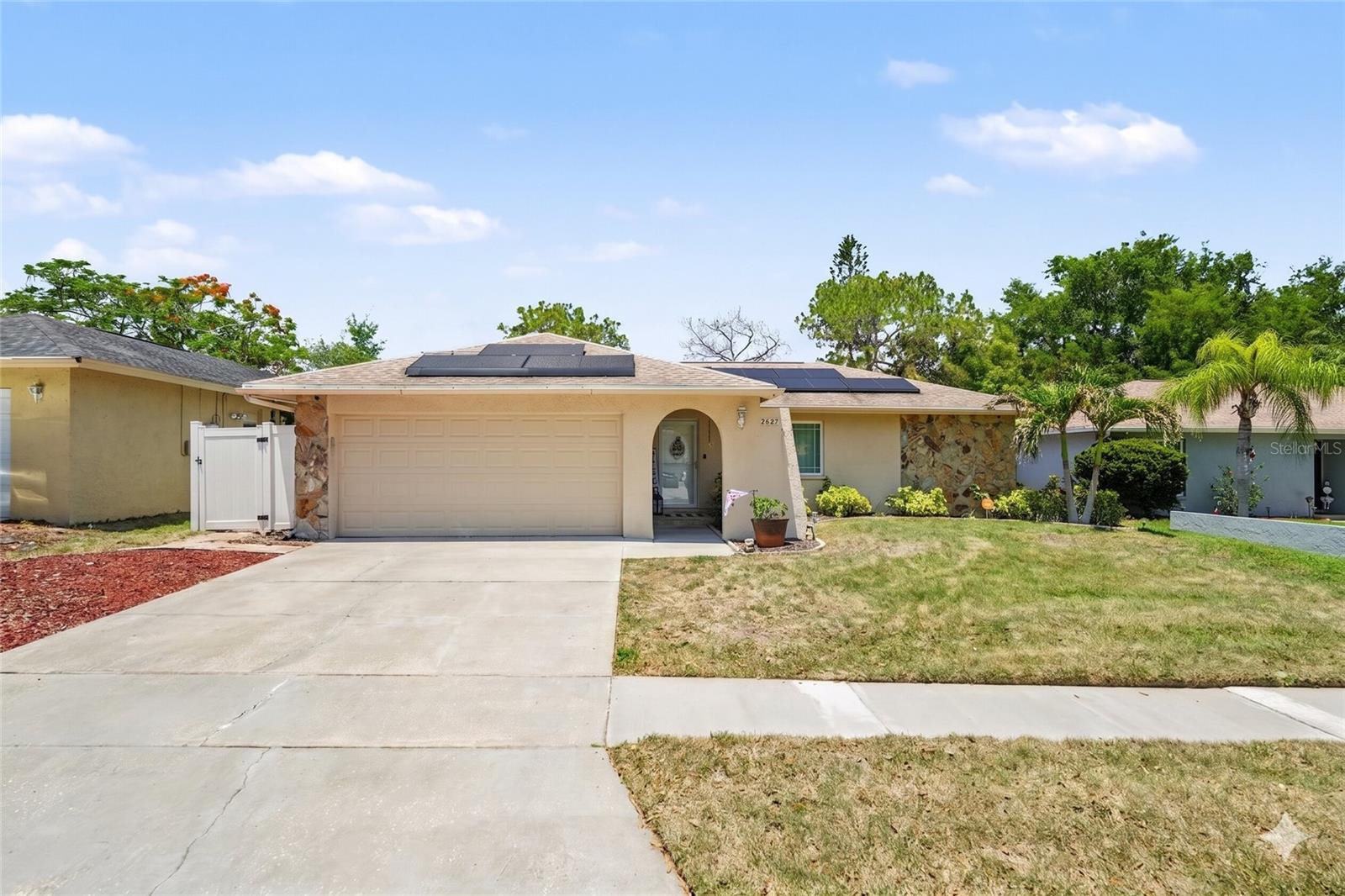 2627 Surrey Dr