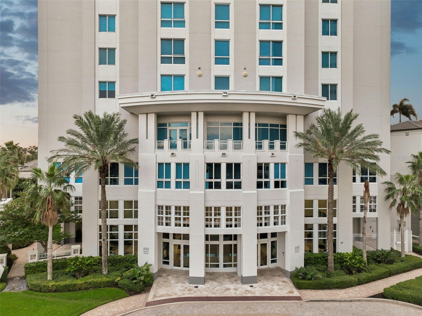 400 Beach Dr NE #2605